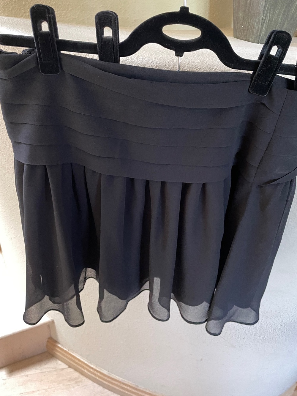 Express Design Studio Black Chiffon Pleated Mini Skirt size 8